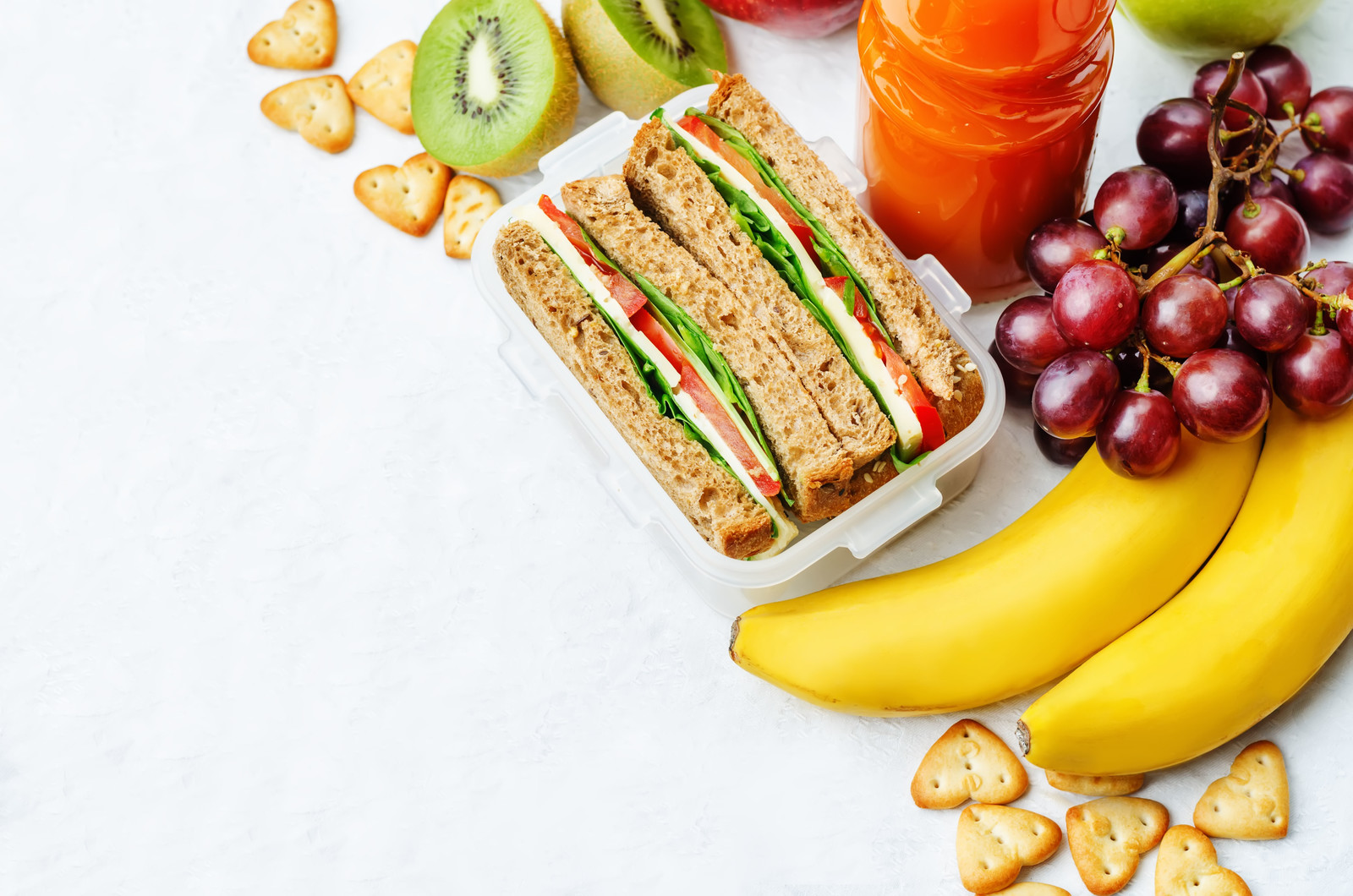Kids Lunchbox Foods that SOUND healthy, but aren’t (and what you can have instead)