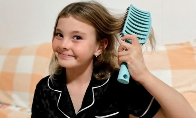 Ugly Swan | Kids Detangling Hair Brush | Review