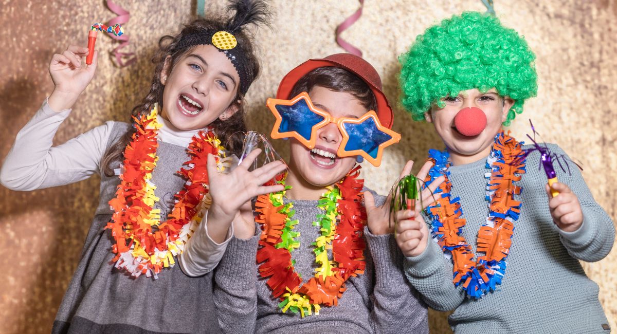 20 Ideas for New Years Eve with Kids at Home