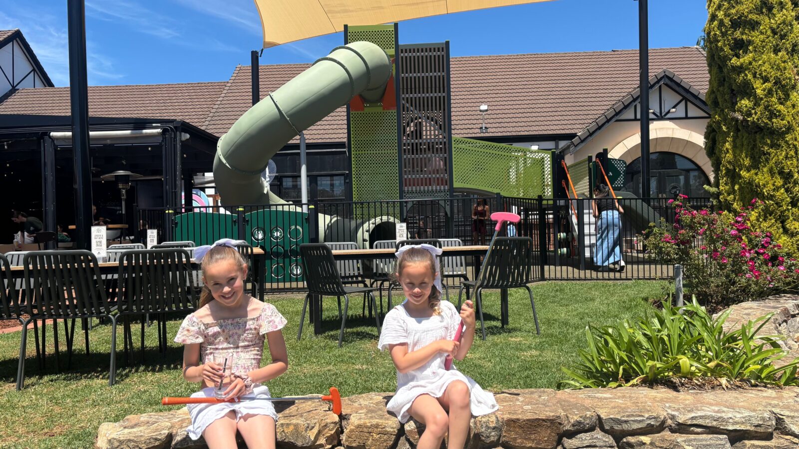 Mick O’Shea’s Hotel, Hackham