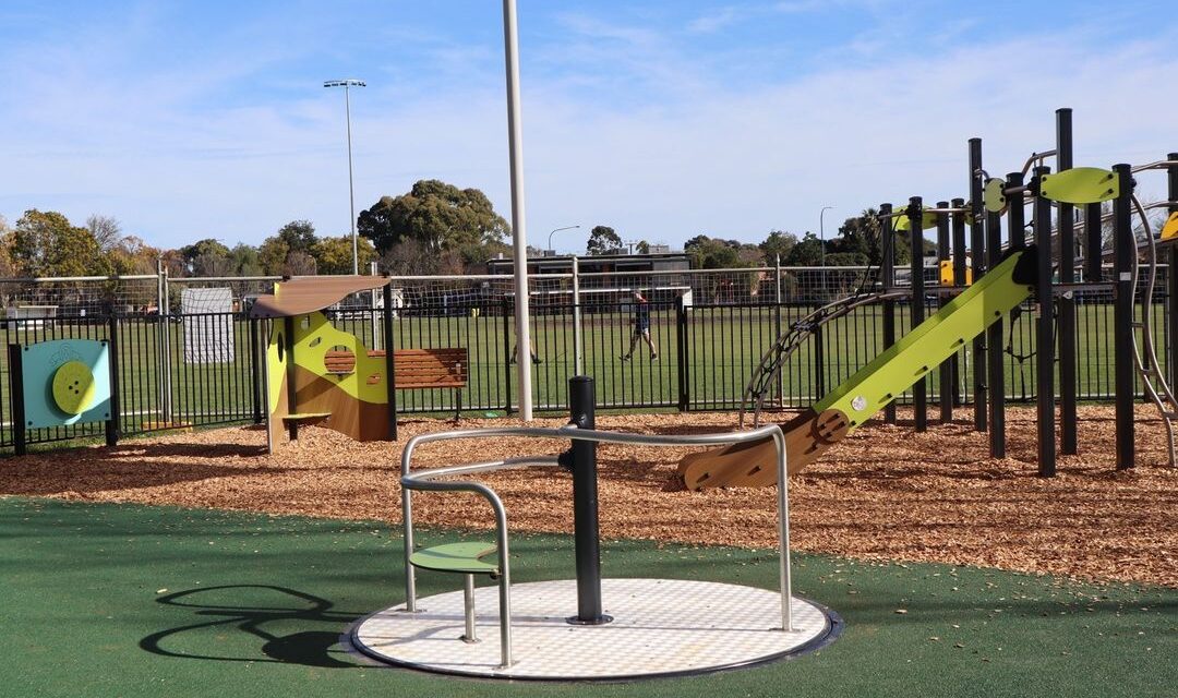 Kingswood Oval Playground, Kingswood