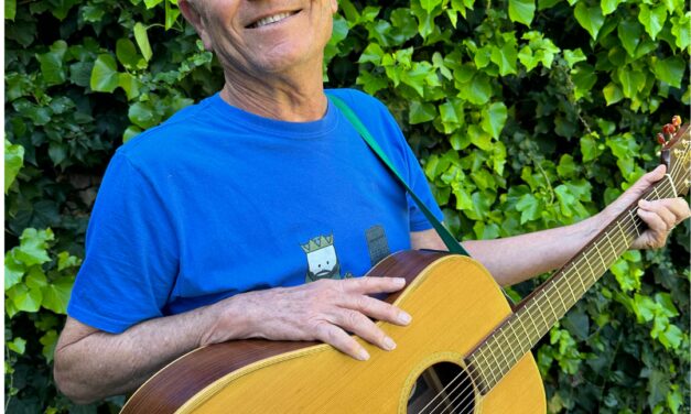 Peter Combe and the Juicy Juicy Green Grass Band at Carrick Hill